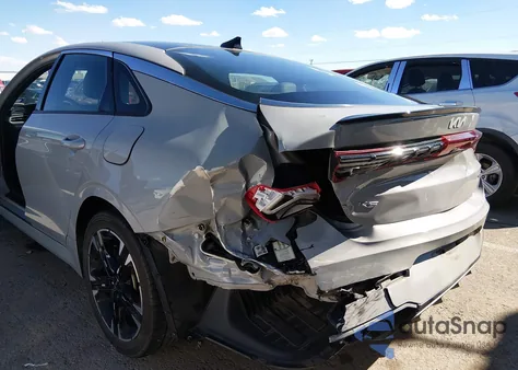 2022 Kia K5 Gt-Line z USA, uszkodzony, nr VIN 5XXG64J29NG089433